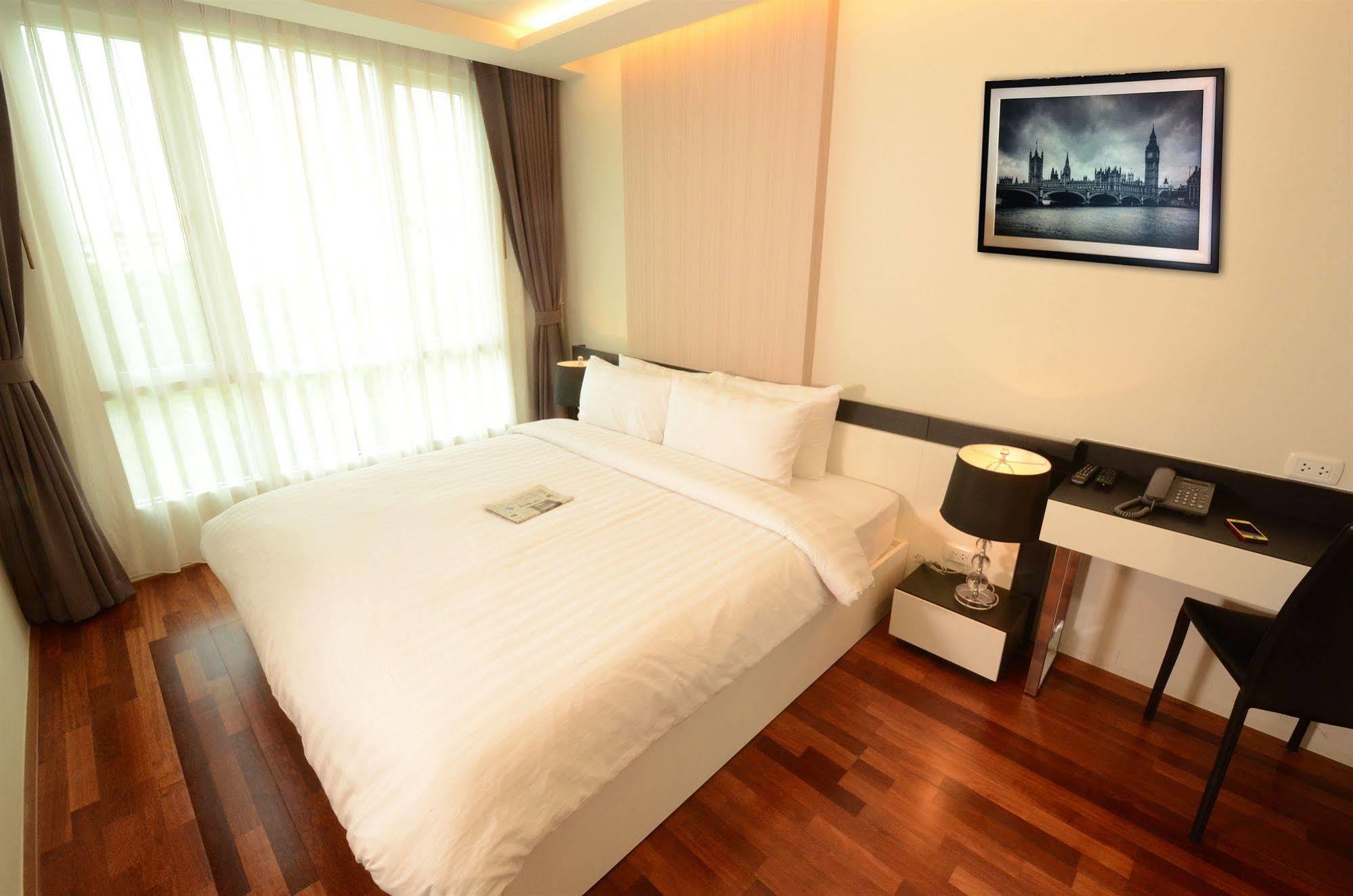 Beverly 33 By Aspira Bangkok Exterior photo